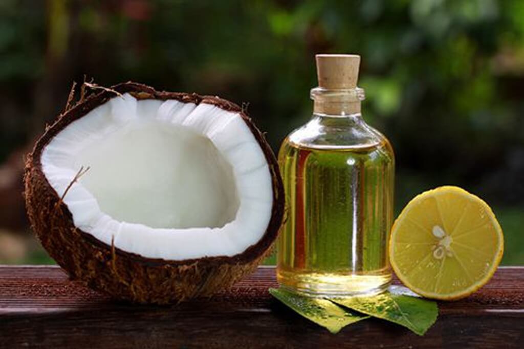 Cách trị nám da mặt bằng dầu dừa và chanh đơn giản